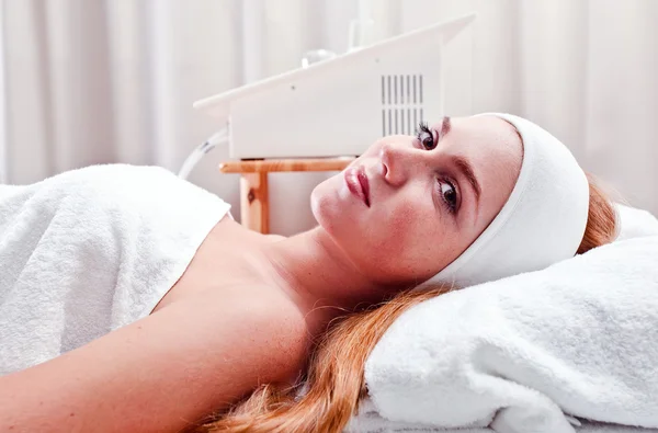 Woman in spa clinic — Stock Photo, Image