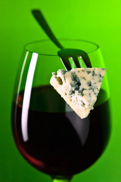 Τυρί και ερυθρός οίνος — Φωτογραφία Αρχείου