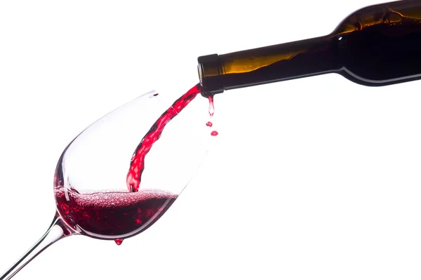 Rode wijn op witte achtergrond — Stockfoto