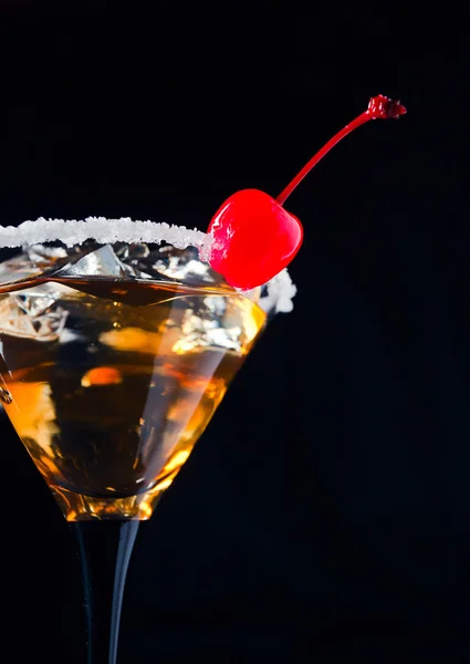Cocktail com cereja — Fotografia de Stock