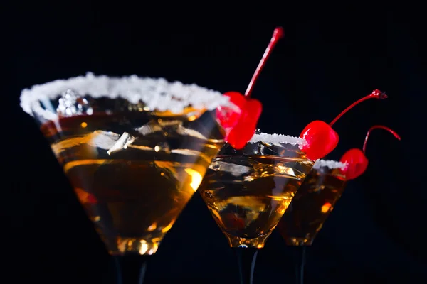 Cocktails met cherry — Stockfoto