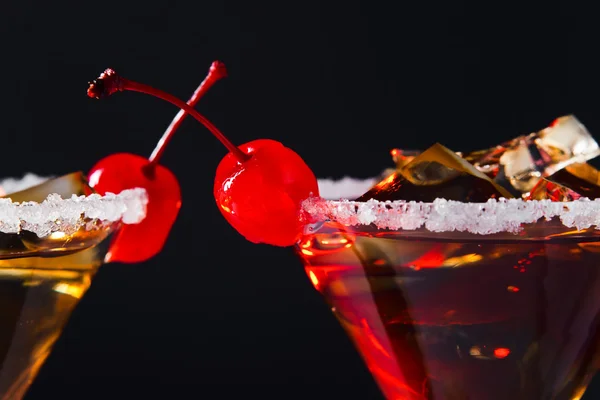 Cocktail med körsbär — Stockfoto