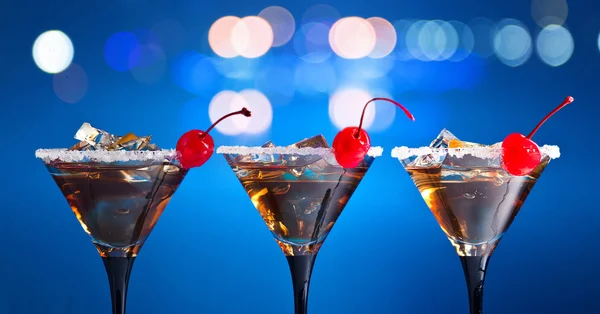 Cocktails met cherry — Stockfoto