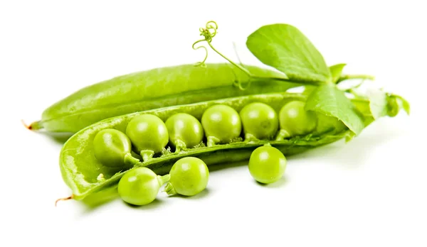 Green peas isolated on white — Stock Photo, Image