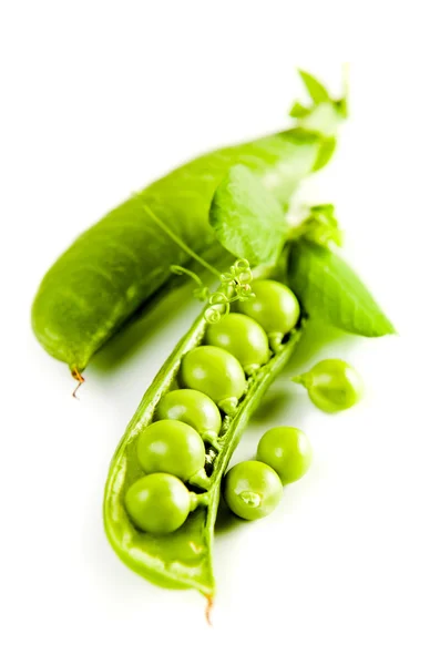 Green peas isolated on white — Stock Photo, Image