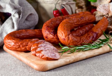 Tütsülenmiş sosis 