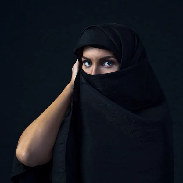 Woman in  black — Stock Photo, Image