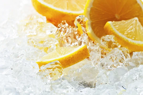 Limão com gelo — Fotografia de Stock