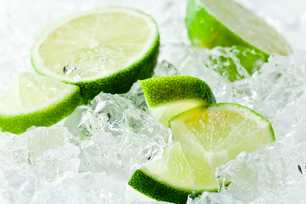 Lime with ice — Stock Photo, Image