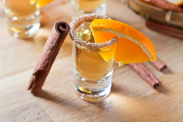 Tequila con naranja y canela —  Fotos de Stock