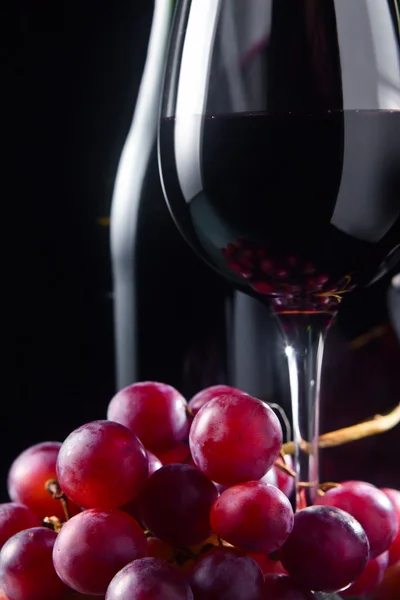Üzüm ve şarap cam — Stok fotoğraf