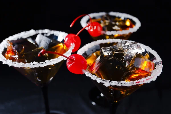 Cocktail con ciliegia — Foto Stock