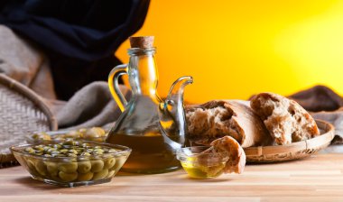 Zeytinyağı ve zeytin 
