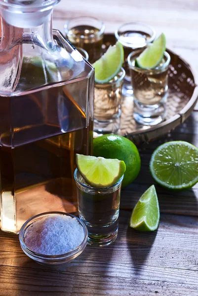 Tequila dorée au sel et à la chaux — Photo