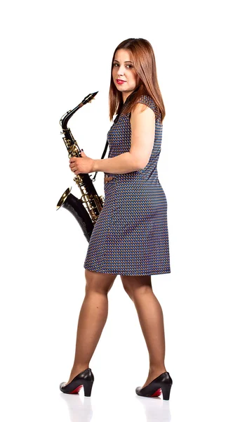 Femme avec saxophone isolé sur blanc — Photo