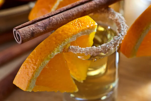 Tequila met sinaasappel en kaneel — Stockfoto