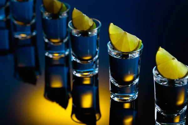 Tequila Lime Slices Black Reflective Background Strong Alcoholic Drink Color — Stock Photo, Image