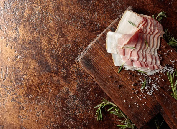 Bacon Rosemary Salt Pepper Old Cutting Board Top View — Stock Photo, Image