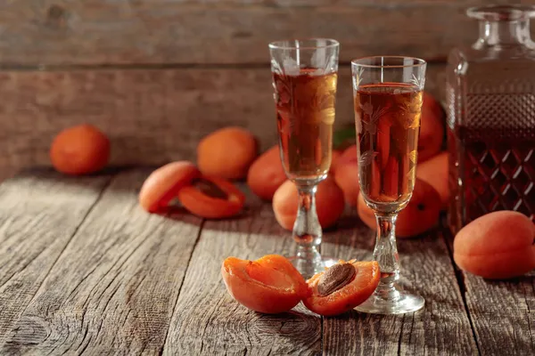 Apricot Liquor Fresh Apricots Old Wooden Table Wine Juicy Fruits — Stock Photo, Image