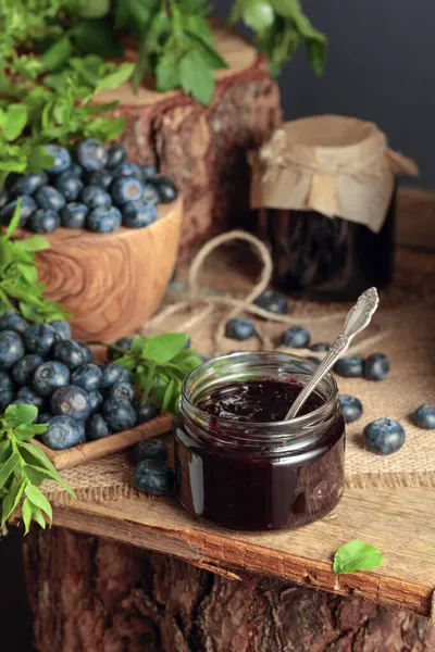 Selai Blueberry Dengan Buah Berry Segar Meja Kayu Tua — Stok Foto