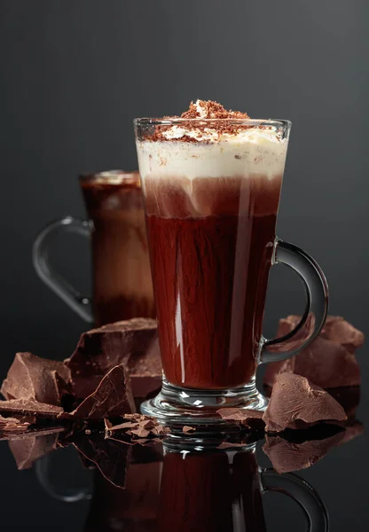 Chocolate Caliente Con Crema Batida Trozos Chocolate Negro — Foto de Stock