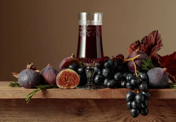 Anggur Pencuci Mulut Merah Dengan Ara Dan Anggur Biru Atas — Stok Foto