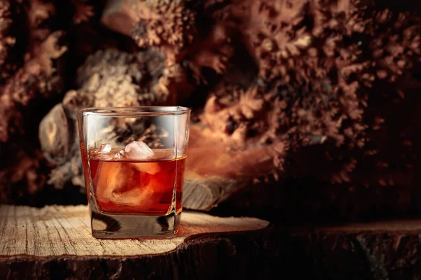 Whiskey Ice Old Dried Stump Copy Space — Stockfoto