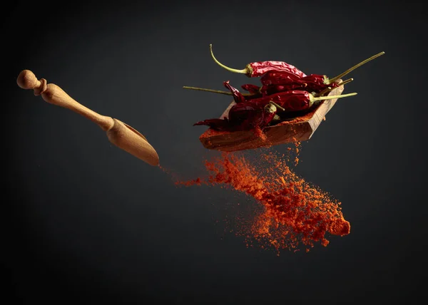 Pepper Powder Poured Out Wooden Spoon Wooden Dish Dried Chili — Stock Photo, Image