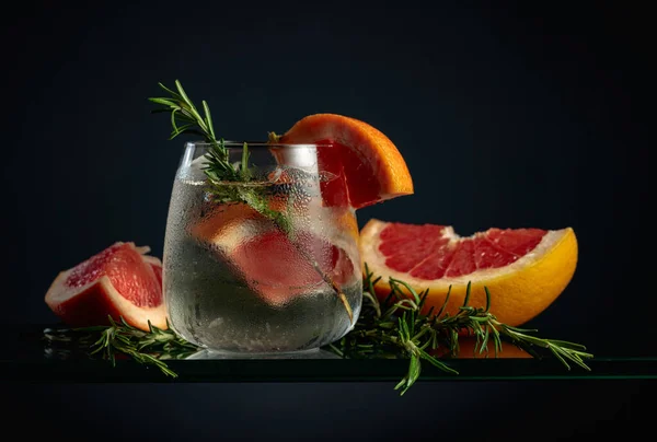 Cocktail Gin Tonic Ice Grapefruit Rosemary Frozen Glass — Stock Photo, Image