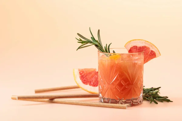 Summer Cocktail Grapefruit Rosemary Ice Crystal Glass Copy Space — 스톡 사진