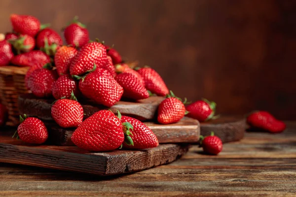 Fresh Juicy Strawberries Old Wooden Table Copy Space — ストック写真