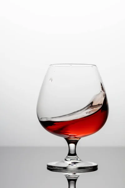 Splash Brandy Snifter Glass Copy Space — Foto Stock