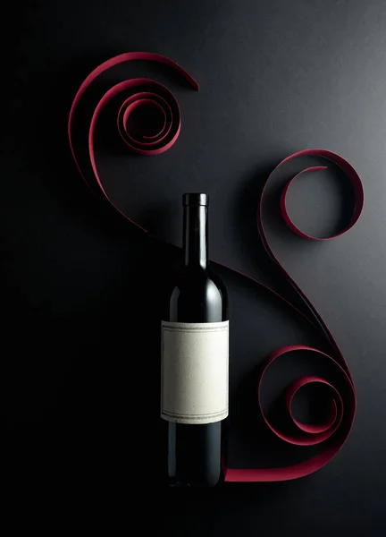 Bottiglia Vino Rosso Con Vecchia Etichetta Vuota Fondo Nero Vista — Foto Stock