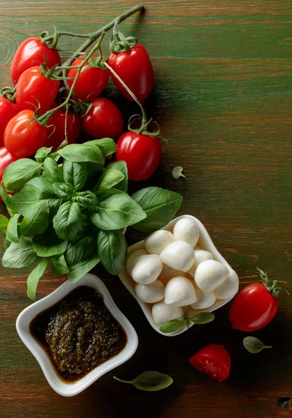 Mozzarella Cheese Basil Pesto Tomatoes Dark Green Wooden Table Top — Photo