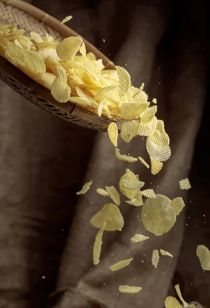 Falling Potato Chips Background Burlap Copy Space — Stock Photo, Image