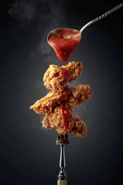 Läcker Krispig Stekt Kyckling Med Tomatsås Stekt Kyckling Med Ketchup — Stockfoto