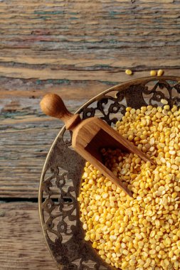 Çiğ pişmemiş mercimek (mercek mutfağı). Kopyalama alanı olan üst görünüm.