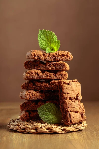 Pieces Fresh Baked Brownie Mint Wooden Table – stockfoto