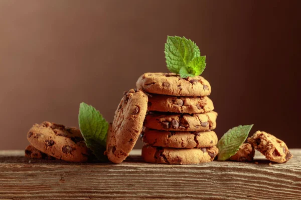 Freshly Baked Chocolate Cookies Mint Old Wooden Table Copy Space — Fotografia de Stock