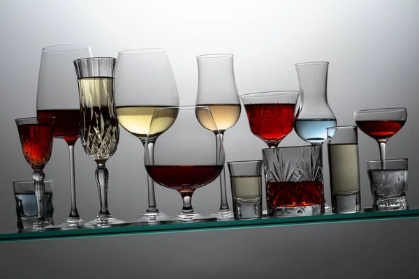 Various Alcoholic Drinks Bar Tilted Glass Shelf — Stockfoto