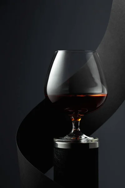 Egy Korty Brandy Fekete Alapon — Stock Fotó