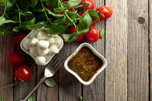 Mozzarella Cheese Basil Pesto Sauce Tomatoes Old Wooden Table Traditional — Stock Photo, Image