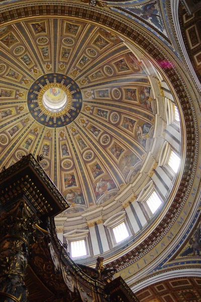 Interior da catedral de São Pedro — Fotografia de Stock