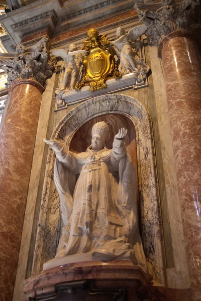 Interior de la catedral de San Pedro —  Fotos de Stock