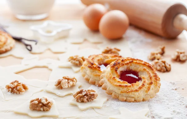 Cuocere biscotti di Natale — Foto Stock