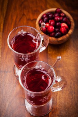cranberries ile sıcak mulled şarap