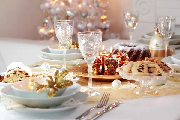 Ingerichte kerst tafel — Stockfoto