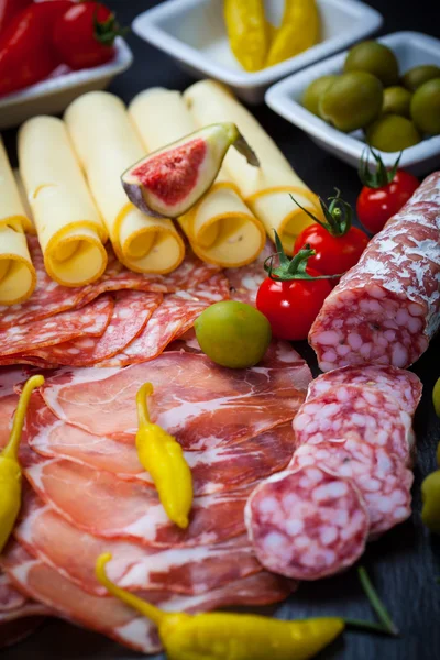 Antipasti és vendéglátóipari tál — Stock Fotó