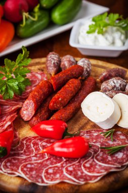 antipasti ve yemek tabağı 