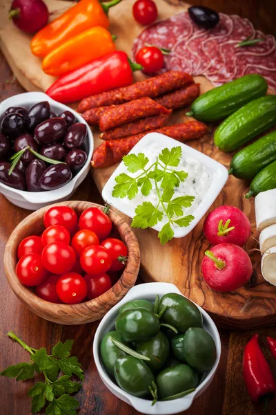 Ruwe snack met antipasti — Stockfoto